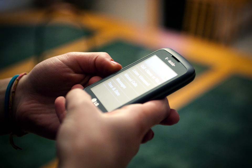 Modern Parent: A Struggle Over Skyrocketing Phone Bills